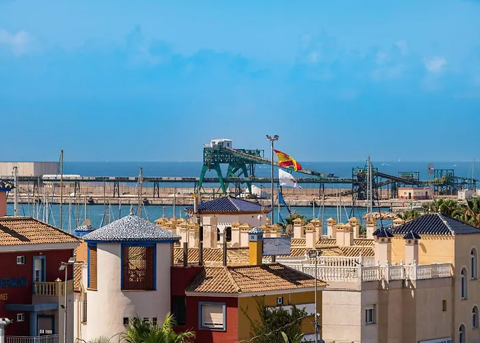 Blue Marina דירה טורבייחה
